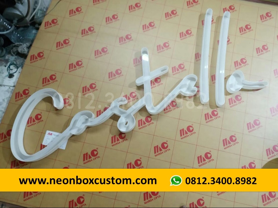 Jasa Pembuatan Neon Box Akrilik Surabaya. WA 0812-3400-8982