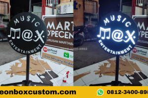 Neon Box Standing Outdoor dapat Meningkatkan Daya Tarik Bisnis Anda dengan Reklame yang Menonjol