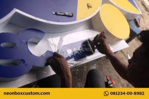 Neon Box Custom: Memperkuat Brand Anda dengan Desain yang Unik